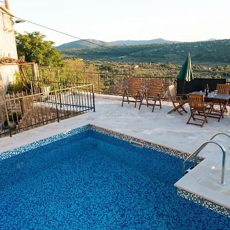 Konsuo Villa